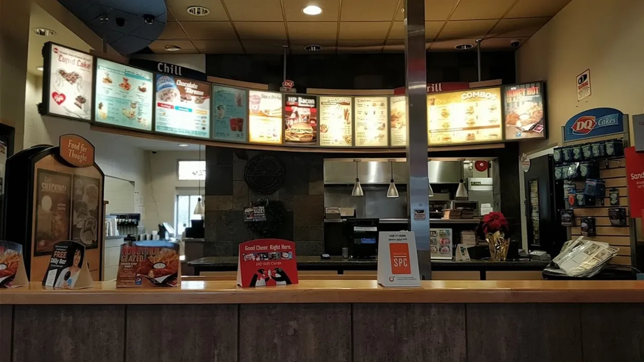 Interior view — DAIRY QUEEN GRILL & CHILL — SURREY, BC