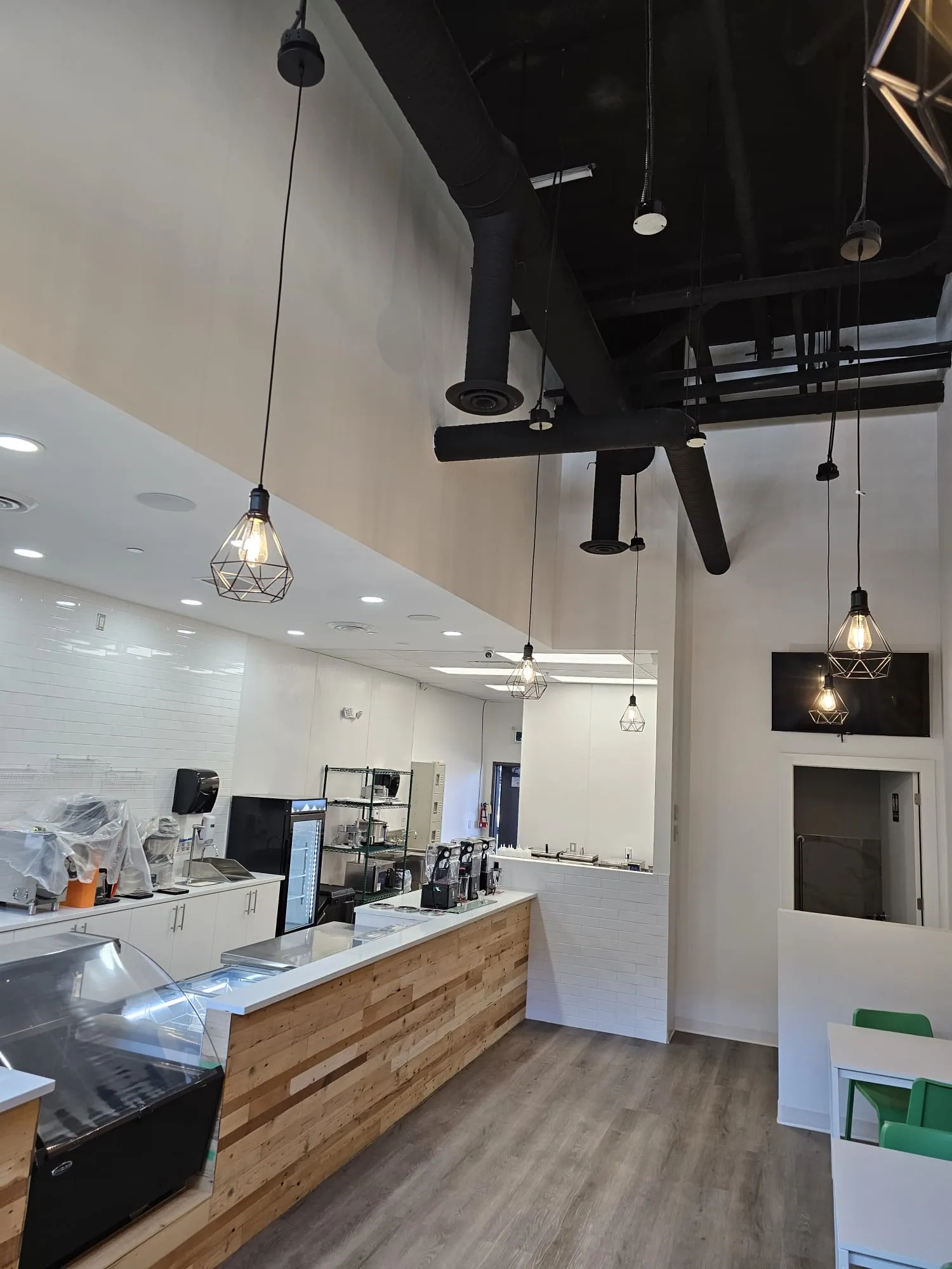 Interior view — FRESH BOWLS & SMOOTHIE CAFÉ