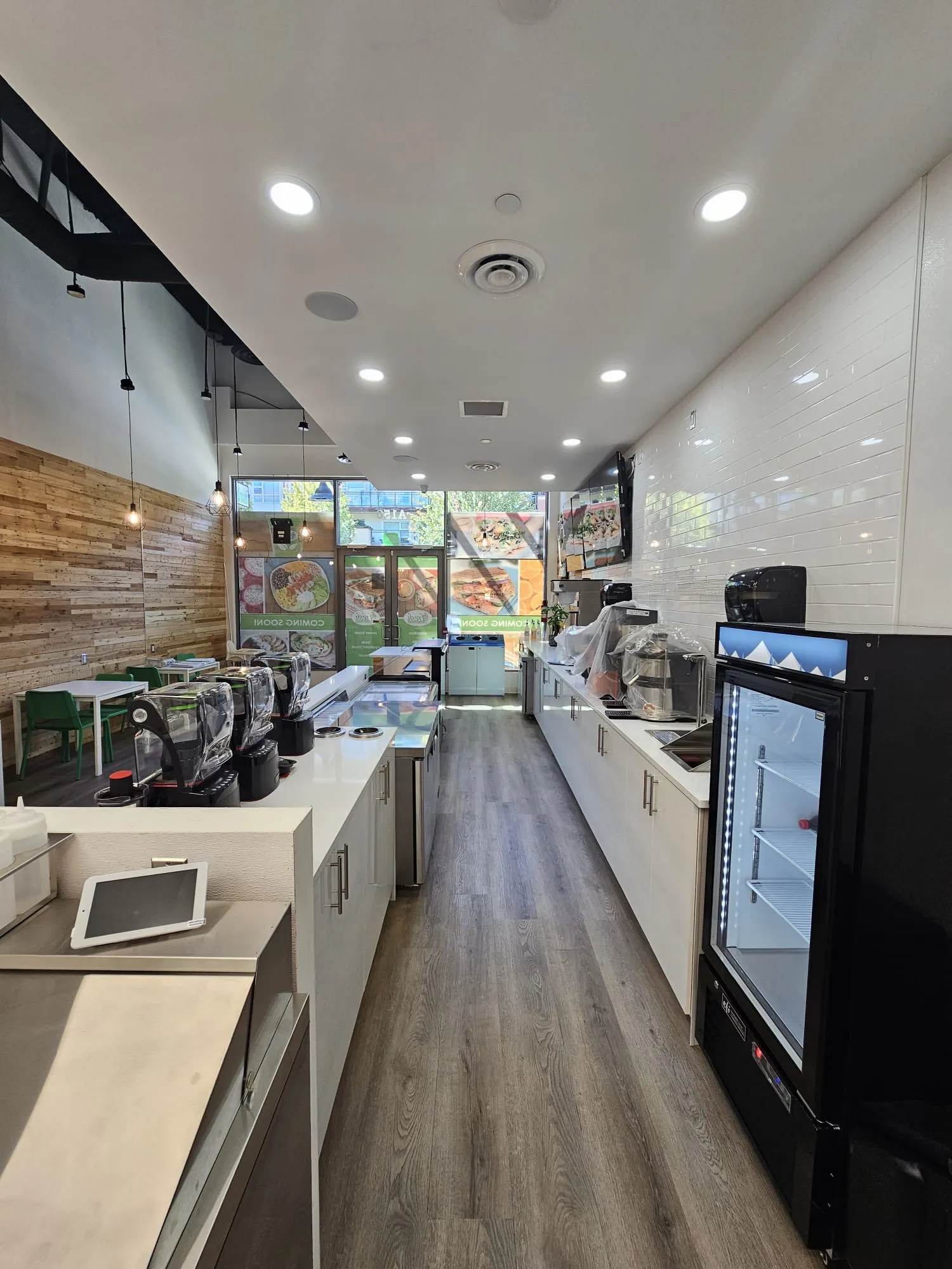 Interior view — FRESH BOWLS & SMOOTHIE CAFÉ