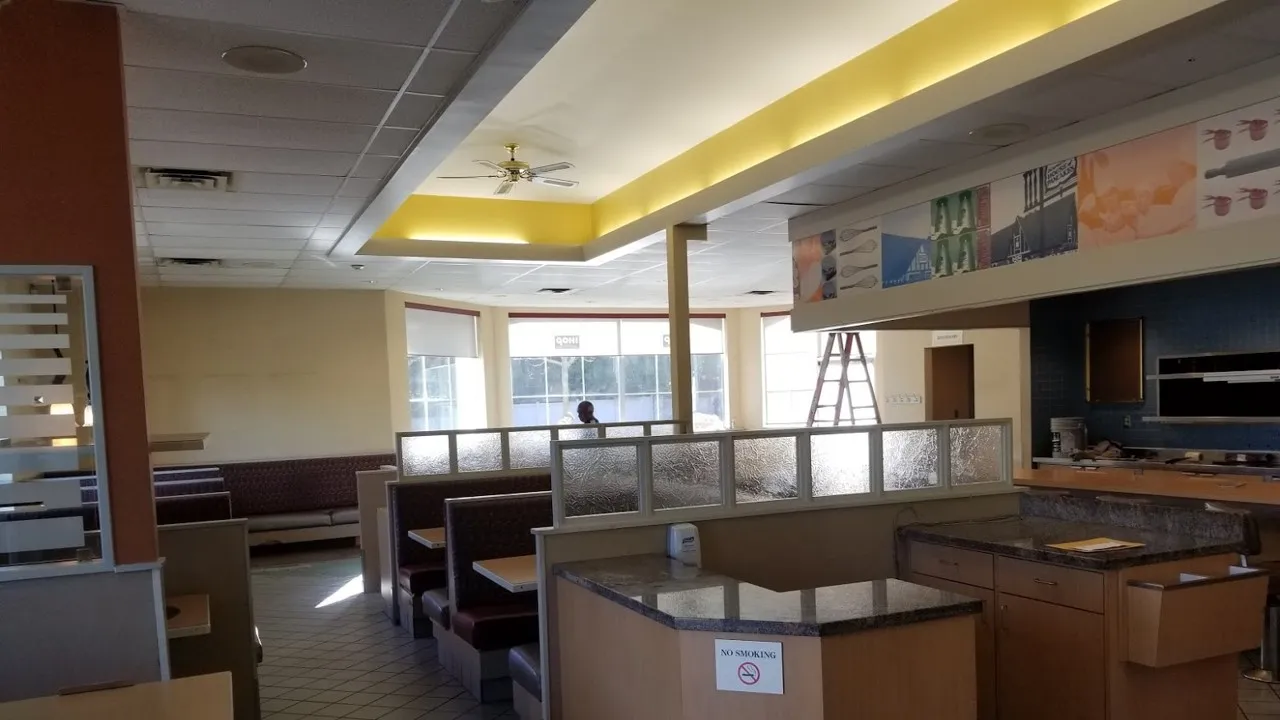 Interior view — IHOP RESTAURANT